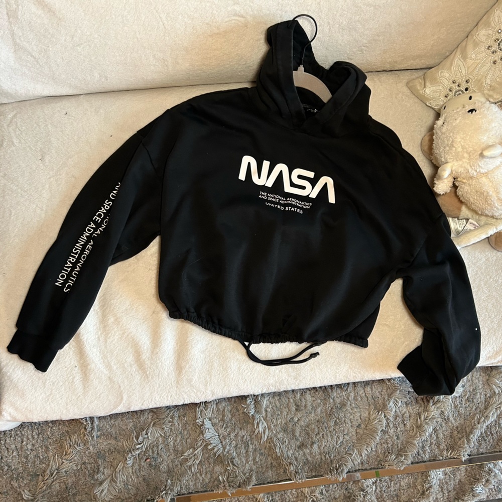 NOT AVAILABLE Cropped Black Hoodie